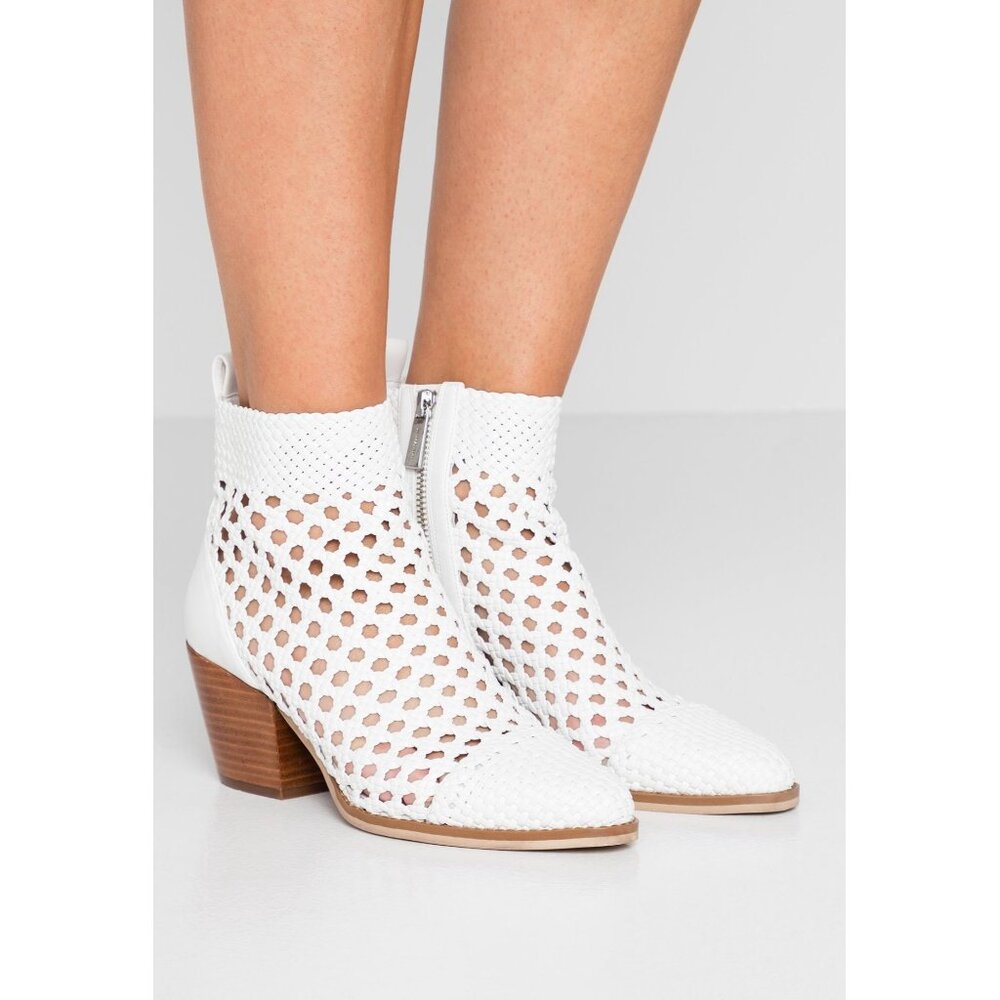 Matisse Golden Hour Booties Women 6 White Boho Bohemian Modern Western Edgy Chic